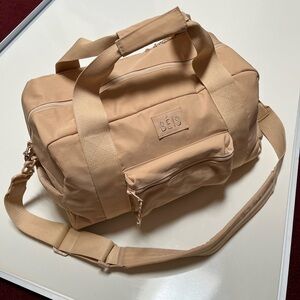 BEIS ‘The Sport Duffle Backpack’ - Versatile travel & gym carry-on